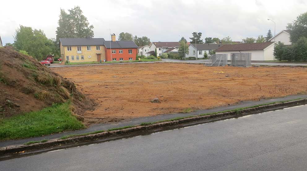 Vy från Frideborgsvägen mot Karlavägen och gamla veterinärkliniken. 