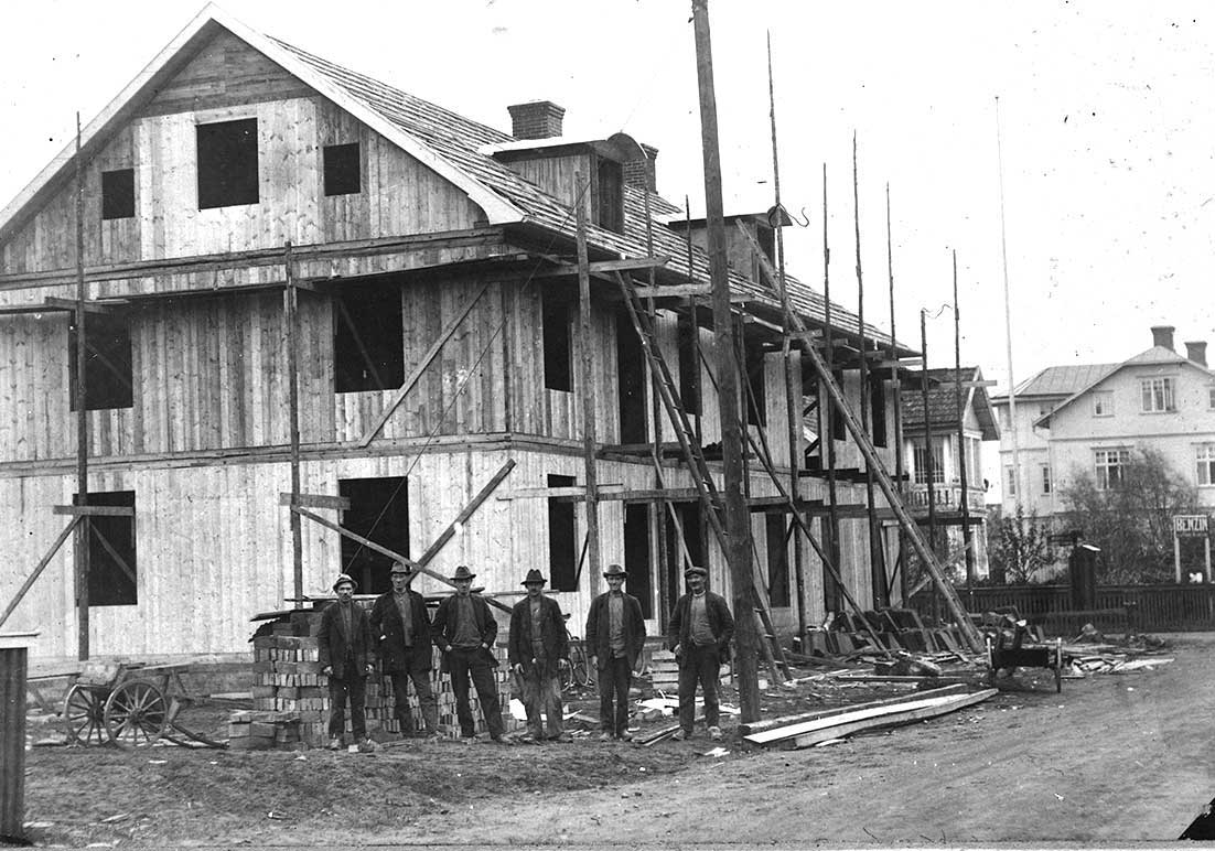 Byggnationen av Fribergs 1926–27